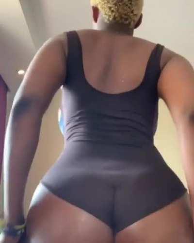 bust down dimple-iana 👅🍑🔥😍💦