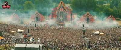 Crowd control at Defqon.1