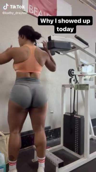 Bet the guys there love her workout fits 🍑🧡