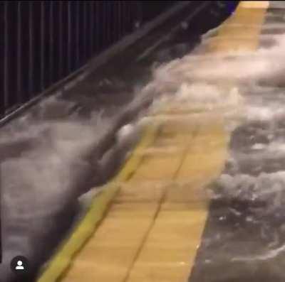 Massive water overflow at 28 St