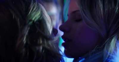 Rose Byrne & Halston Sage [Neighbors]