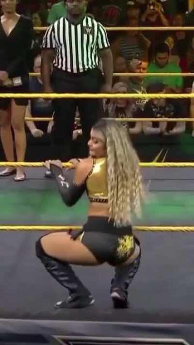 Taynara Conti