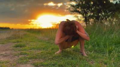 Golden drops for the golden hour, sunsets are better while peeing. You have to watch this video in 4K..