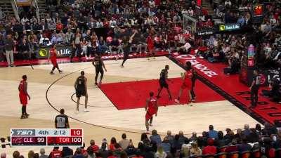 [Highlight] Fred VanVleet with a cheeky ghost screen that topples Evan Mobley.