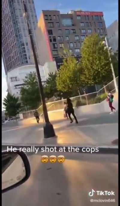 Brooklyn nigga boomed a cop today 🙆🏿‍♂️🙆🏿‍♂️🙆🏿‍♂️🤦🏾‍♂️🤦🏾‍♂️🤦🏾‍♂️ No lie cops run mad slow 🙇🏿‍♂️
