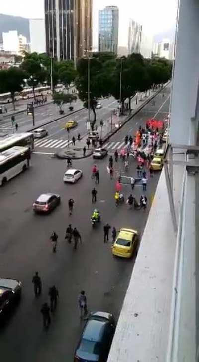 Agora o Bolsonaro cai...