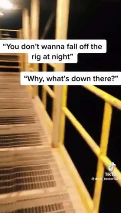 Gotta love yet another video of an oil rig at night