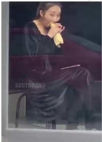 HMC while I bite a whole bread!