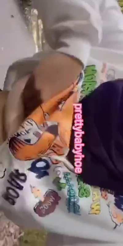 Bayangkan korang tengah joging tetiba ada awek payung tetek sesedap ni😋