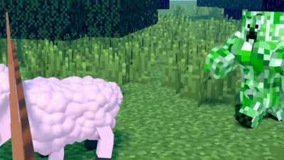 Creeper is here to help! What a nice guy ❤️