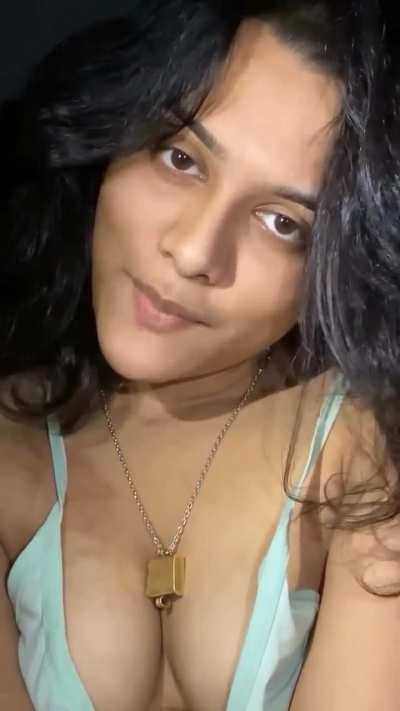 Instagram Reels Hot Desi Erotic Model Sleeveless Cleavage🔥🔥🔥