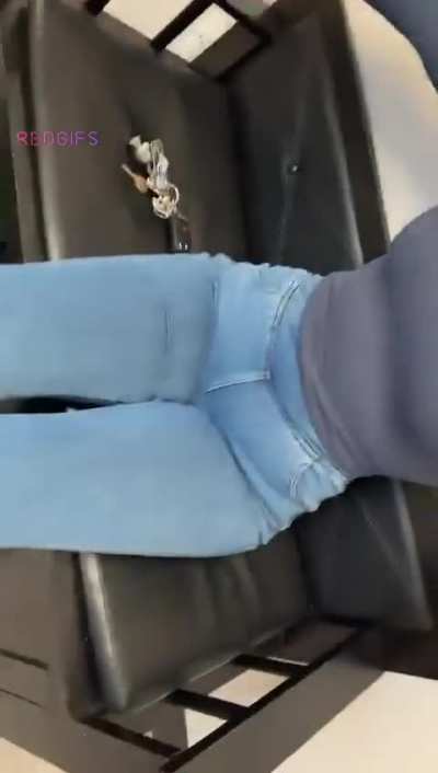 Tight shirt & jeggings