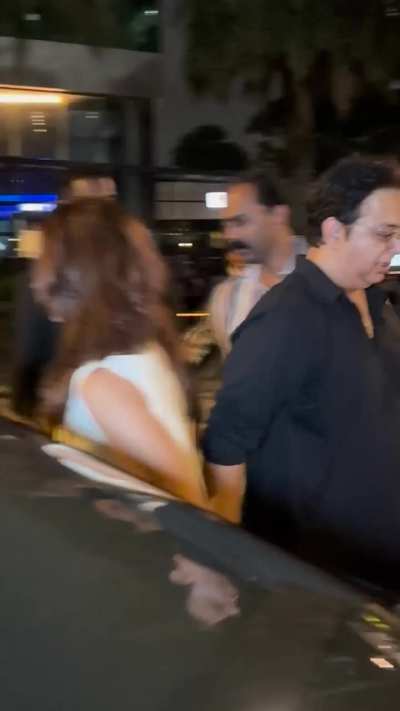 Post Family Dinner scenes in Mumbai