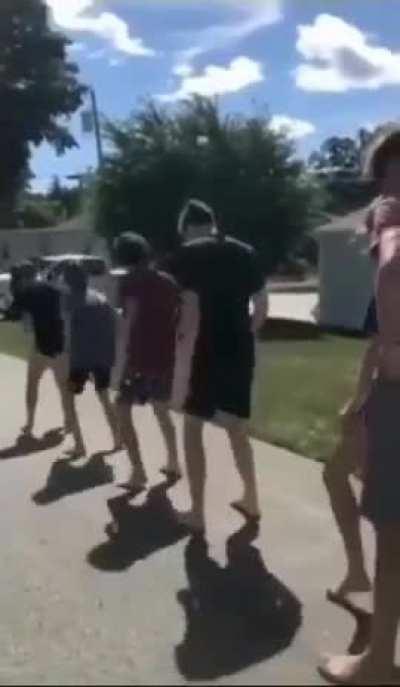 Double Dutch down the street 