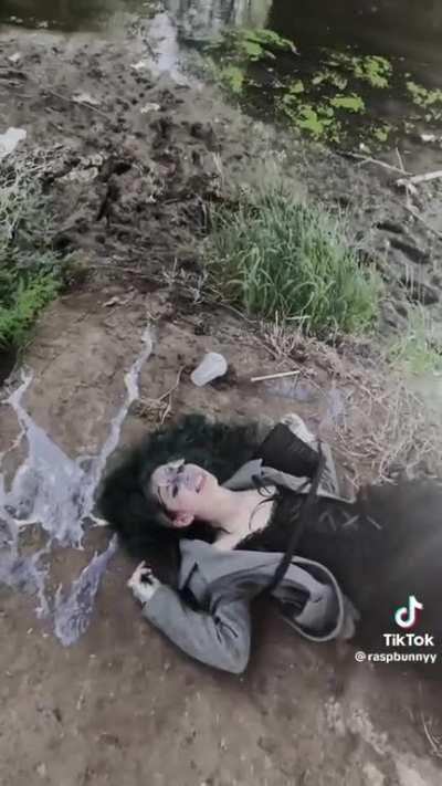 Duchess of Erisia tries the new Grimace Shake!?