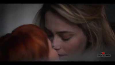 Sierra Mccormick & Paris Jackson (American Horror Stories - s01e01 - Scene #1)