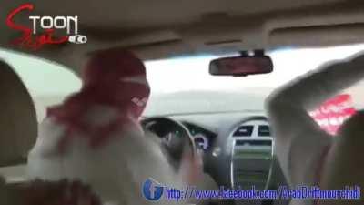 Saudi driving 220 kph (136 mph) and... drifting...?