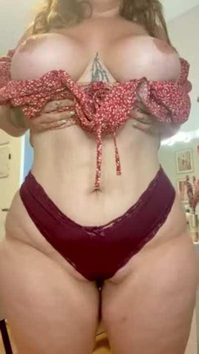 Almost broke my ankle trying to show off my curves.. worth it tho 👌🏻