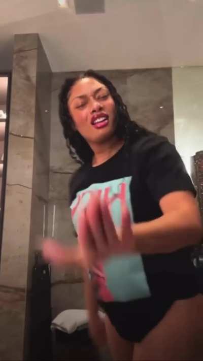 Her live a few months ago🥵😩Pt.1(Slow-Mo in the making)