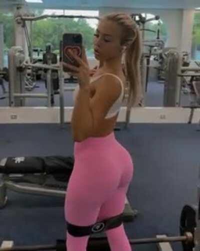 Our Babe At the Gym 🍑