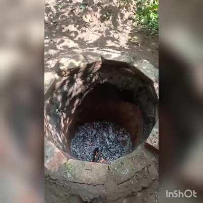 Hі, Reddit;) today is Sunday and I want to show you how our soldiers live in between combat missions;)The guys cook meat in this oven.  In the video one of the units you are constantly supporting;)