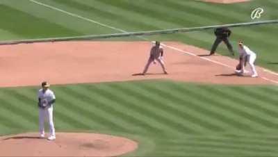 [Highlight] [Highlight] Myles Straw steals a base