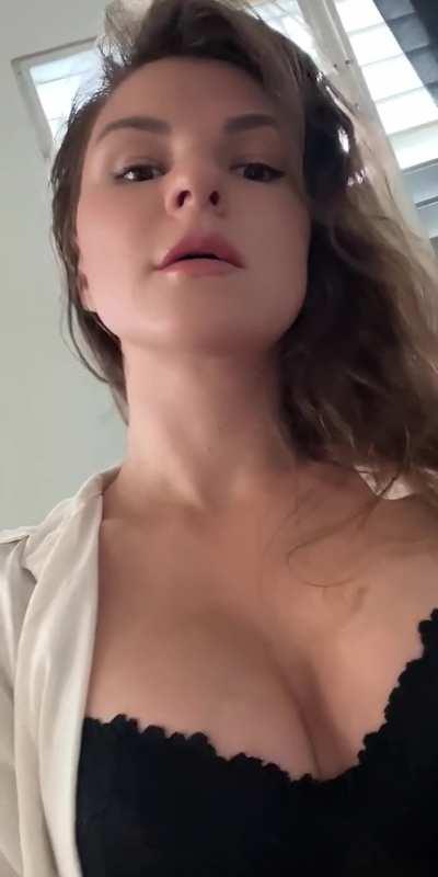 tfw you’re very single and have no one to send nudes to so you make a Reddit account because someone should see you naked