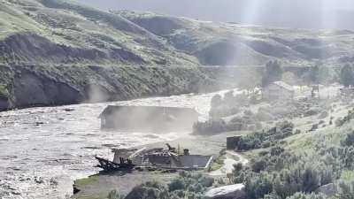 Flooding in Yellowstone Pt.2