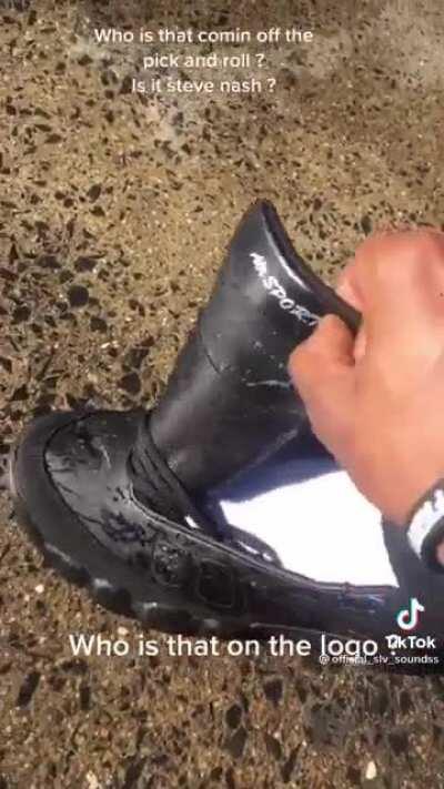 hell nah what shoes unc got on