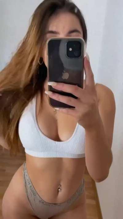 Please stop scrolling and watch me drop my titties for you (OC)