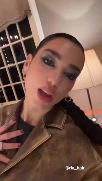 Plays with braid (IG stories)