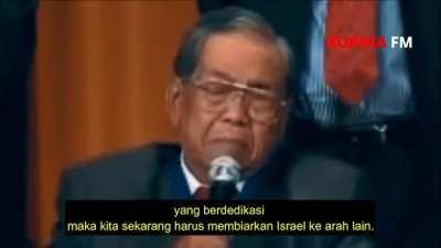 Gusdur menerima penghargaan dari Simon Wiesenthal Center (2008), organisasi yahudi yang bergerak di bidang HAM