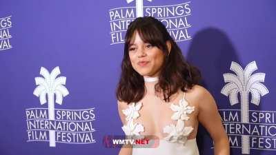 Jenna showing us how beautiful she is 