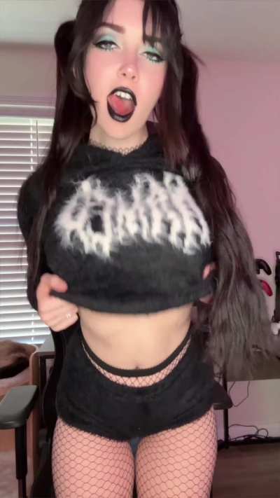 Does my fashion choice satisfy you?