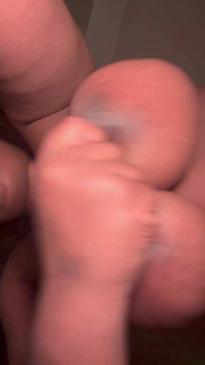 Ebony titties sitting pretty 