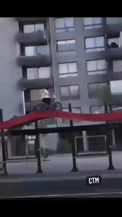 Downhill paradero Transantiago