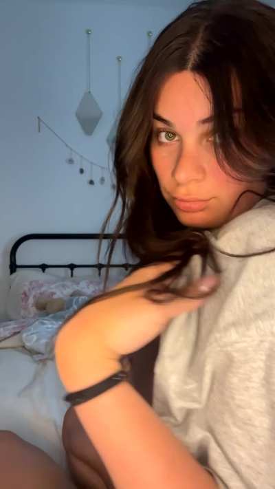 do you mind dating a girl with a cock 😩