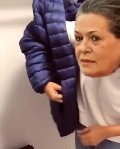 Antonio Maino: yeh tohfa humne khud ko dia he, bs kisi aur ke paise se