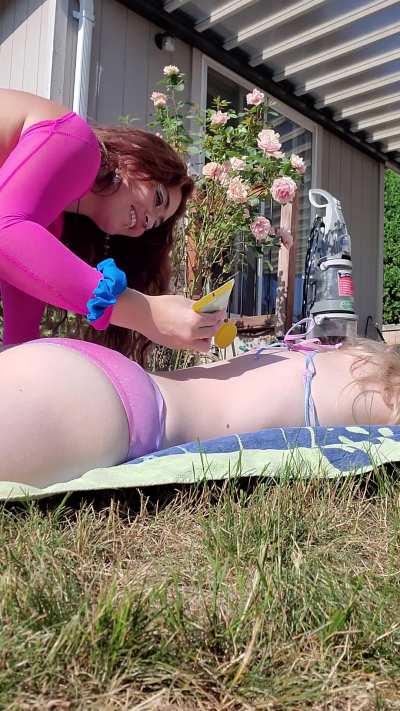 She's so dirty for this 😡