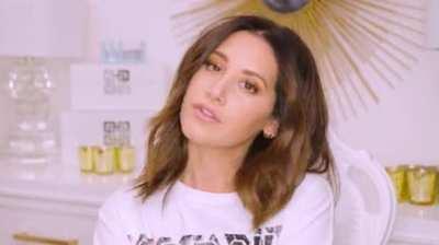 I wanna see Ashley Tisdale in a Fan-Blowbang + swallow