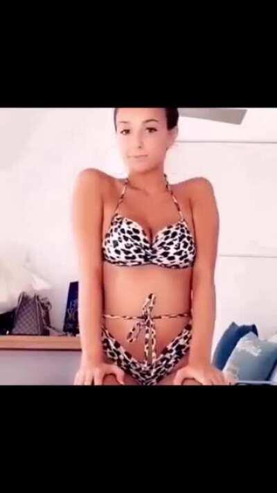 That body is to die for 🤤 that jiggle too 😩