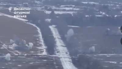 Drone footage of the successful Ukrainian offensive of the 82nd Air Assault Brigade in the Kursk Oblast. Shows also how the Ukrainian forces laid a bridge, which allowed them to rapidly advance and take over Russian positions.