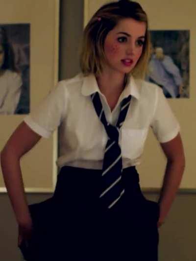 Ana de Armas taking off her panties as she makes her move