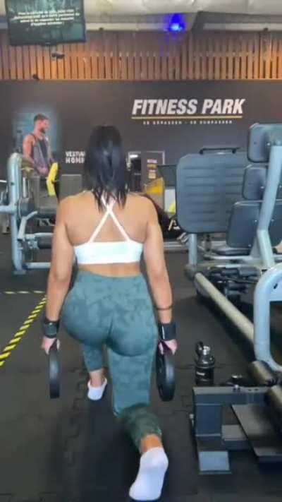 Amale booty