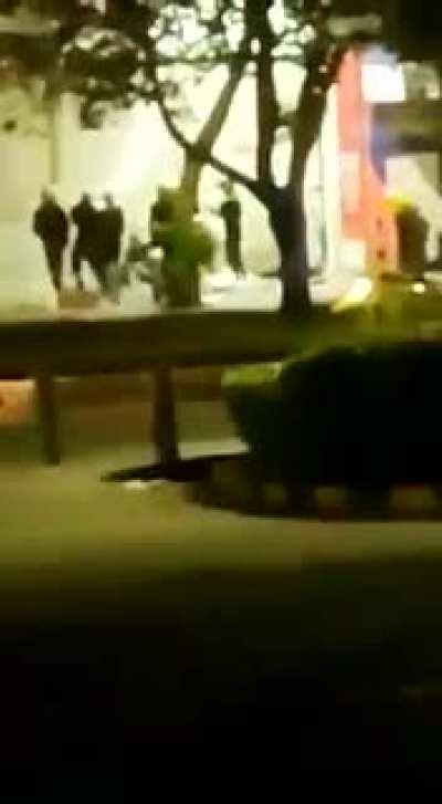 Ésto es Colombia, en esto nos convertimos, vean el 2:05