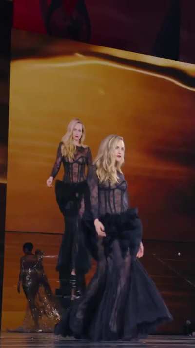 Cara walks for L'Oréal Paris Womenswear Spring/Summer 2026 Show as part of Paris Fashion Week at Hotel de Ville - IG September 2025