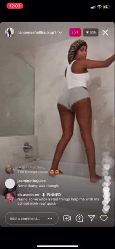 Jania (@janiamxshelll)