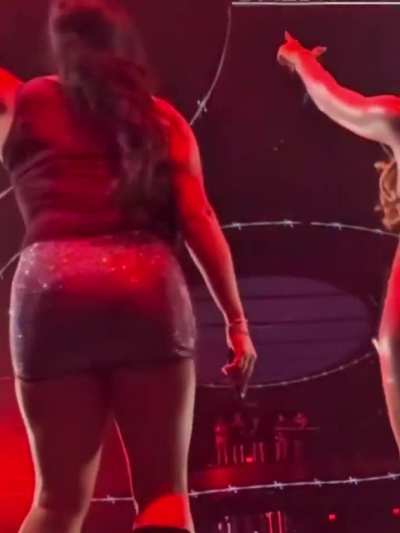 I'm getting my pussy wet for mommy Raquel!!