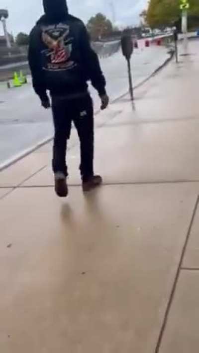 Trigger Warning ⚠️ Brother warned red man multiple times. 🤷🏽‍♀️🖤🖤