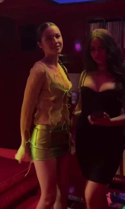 Olivia & Addison (gif never gets old)